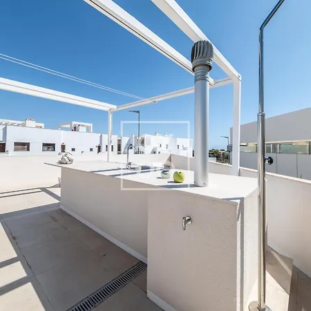 Апартаменты Casa Mirasal - Ground Flour - Roof Terrace - By Oyoostays