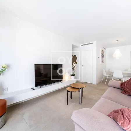 Апартаменты Casa Mirasal - Ground Flour - Roof Terrace - By Oyoostays *