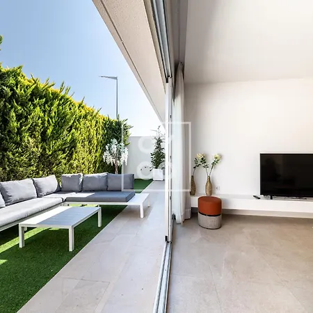 Casa Mirasal - Ground Flour - Roof Terrace - By Oyoostays Апартаменты *