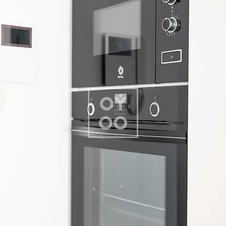 Casa Mirasal - Ground Flour - Roof Terrace - By Oyoostays Апартаменты