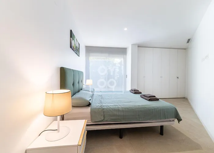 Appartement Casa Mirasal - Ground Flour - Roof Terrace - By Oyoostays